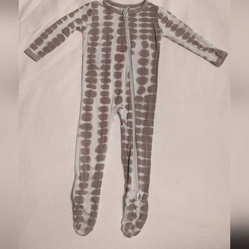 Kyte Zippered Footie in Khaki Rip Tide